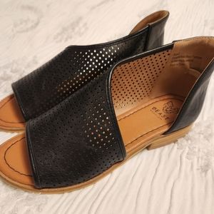 Faux leather 1 inch peep toe black shoe